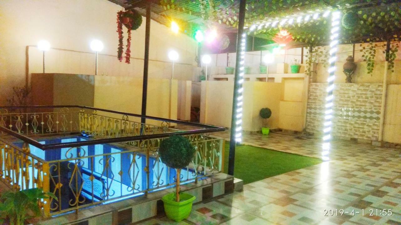 Hotel Revoli Amritsar Walking Distance From Golden Temple Exterior photo